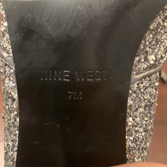 Nine West heels silver shoes 7M - Picture 5 of 5